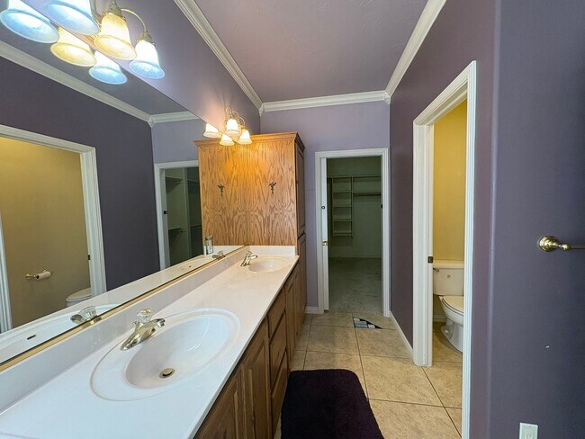 Building Photo - Beautiful 4 Bed 2.5 Bath in Laverkin