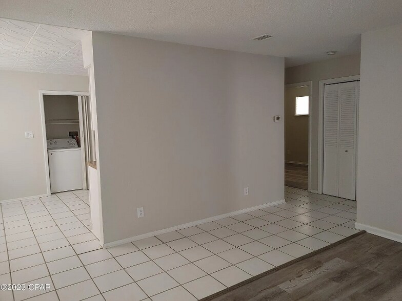 Building Photo - 6221 Pinetree Ave