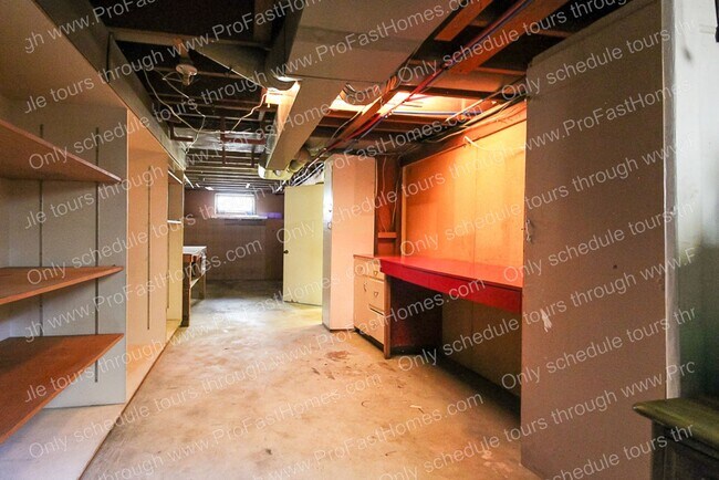 Building Photo - 1612 NE 62nd Ave