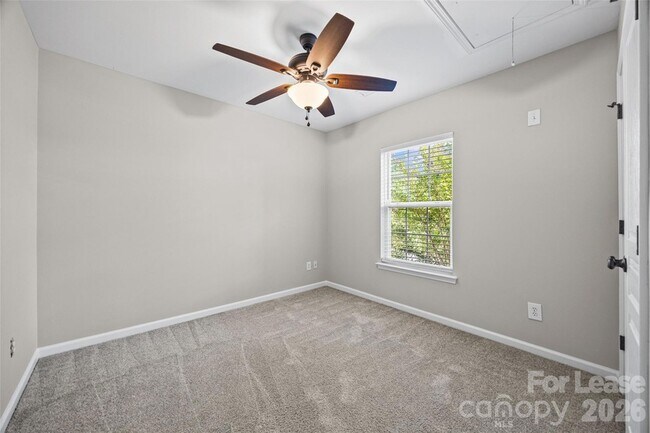 Building Photo - 2330 Mirage Pl