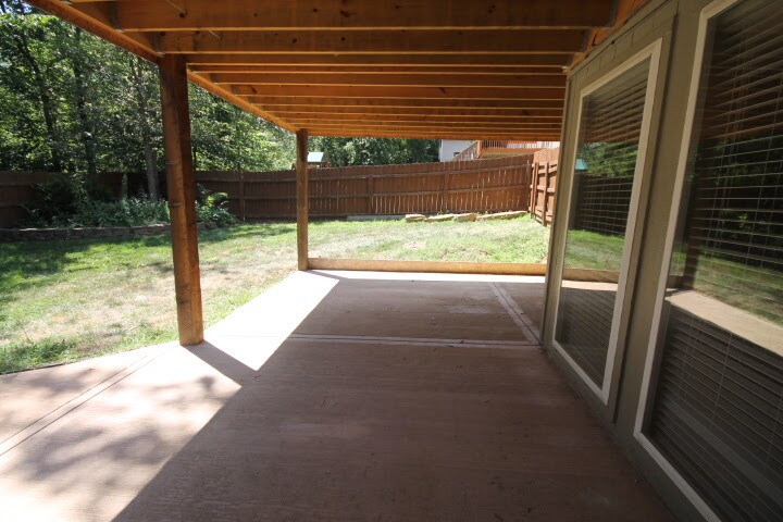 Patio, Bottom Floor - 9505 NW 86th Ter