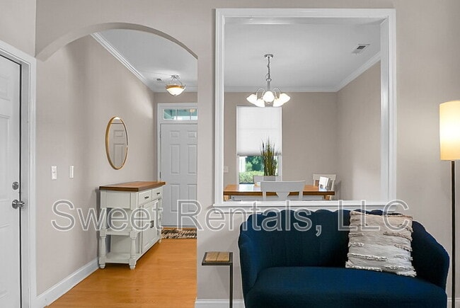 Building Photo - 1519 Thoroughbred Blvd