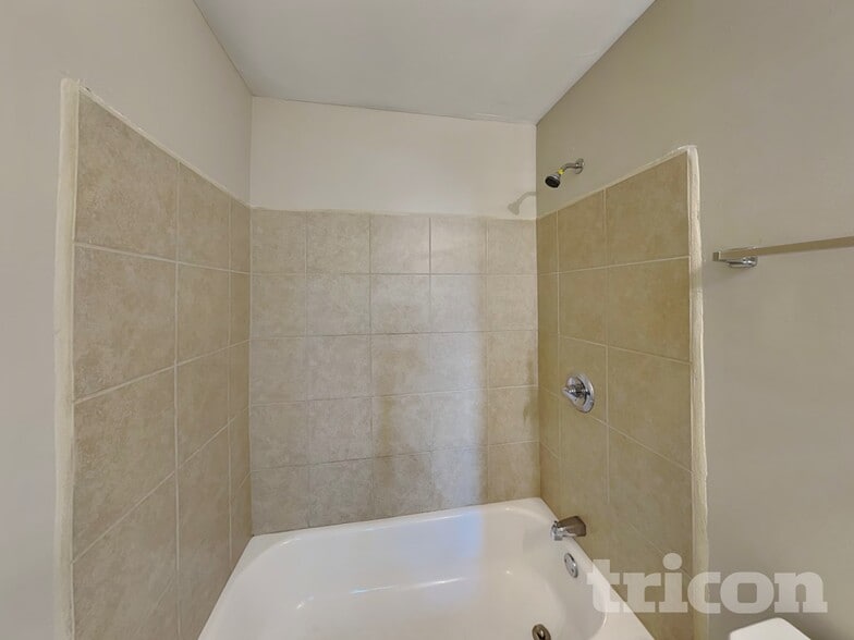 Building Photo - 535 Brentwood Blvd