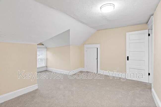 Building Photo - 635 37th St