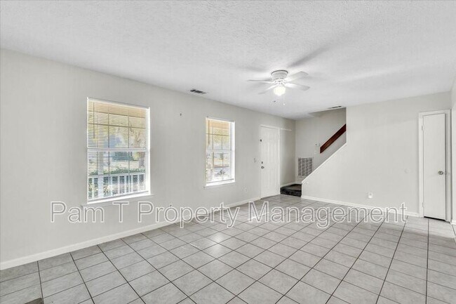 Building Photo - 4 Gunpowder Ct