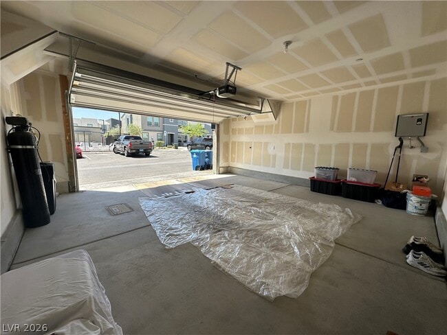 Building Photo - 4926 Fern Mesa Ave