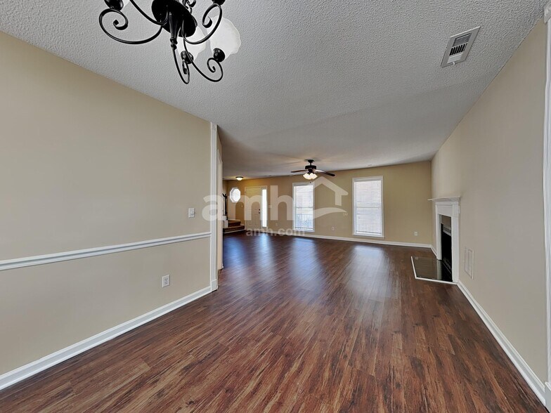 Building Photo - 4013 Wellingham Ln