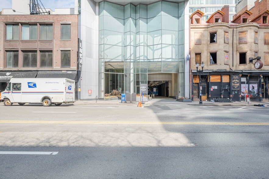 Building Photo - 45 Stuart St