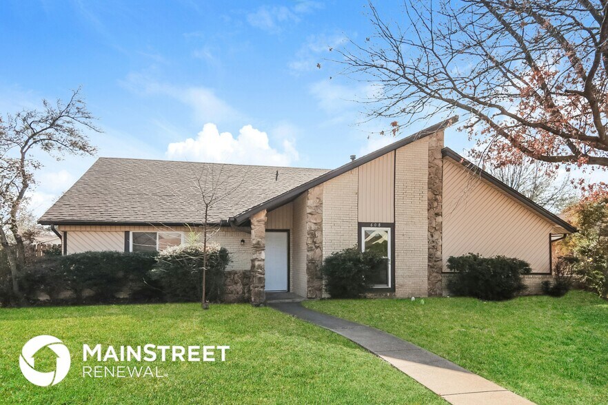 Building Photo - 608 San Carlos Dr