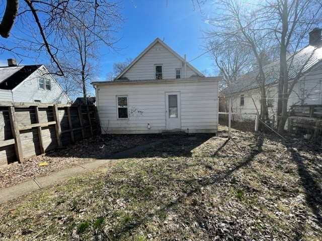 Building Photo - 1353 E Dayton St