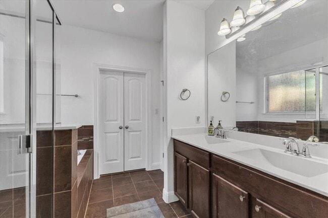 Building Photo - 4421 Trinity Woods St