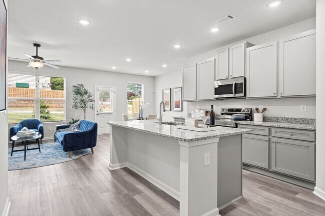 Building Photo - 2904 Cannes Cir SW