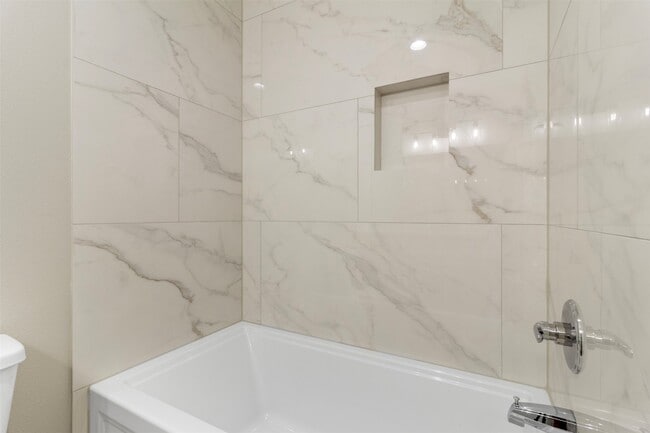 Building Photo - 3150 N Cleveland St