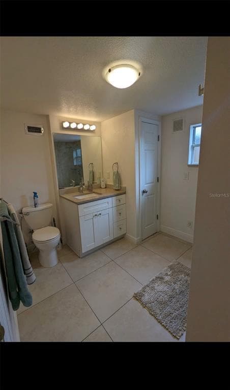 Building Photo - 2307 1/2 E 2nd Ave