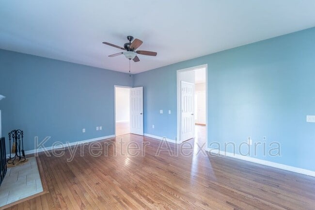 Building Photo - 13183 Oak Farm Dr