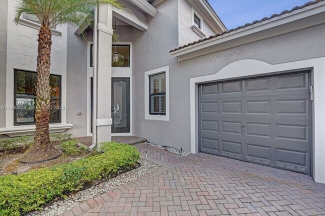 Building Photo - 4100 E Gardenia Ave