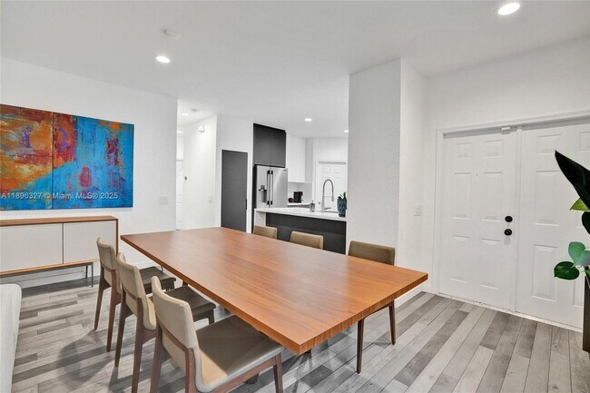 Building Photo - 1725 Winterberry Ln