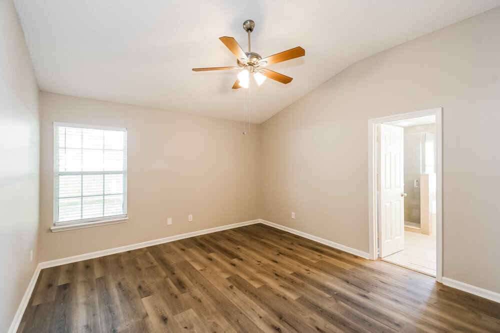 Building Photo - 12071 Sunchase Dr