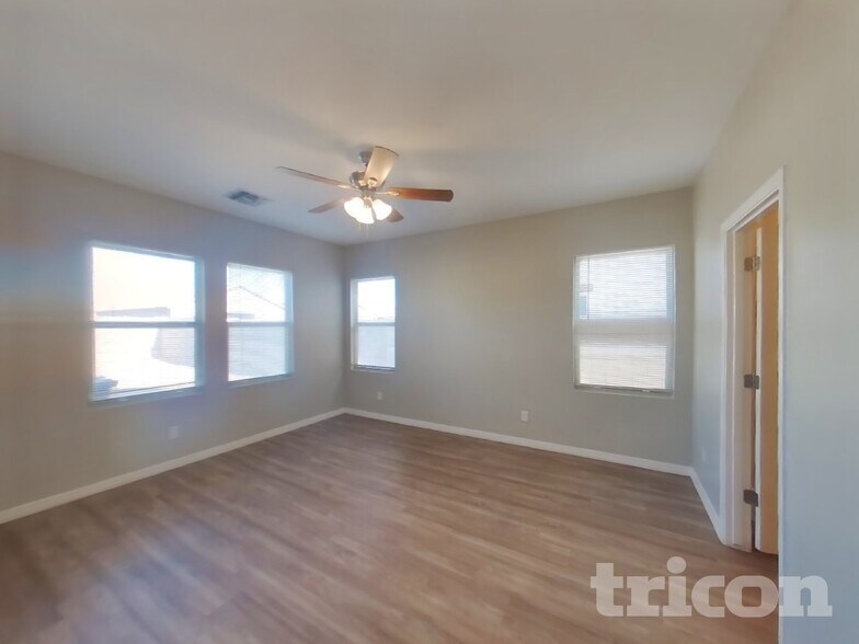 Building Photo - 37308 W Cannataro Ln