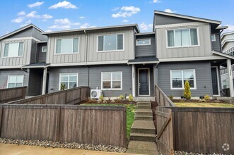 Building Photo - Contemporary 3 Bedroom Townhouse in Vancou...