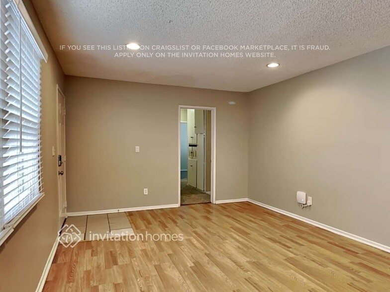 Building Photo - 490 Avignon Ct