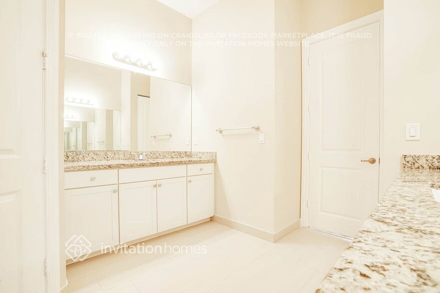 Building Photo - 11713 SW 13th Ct