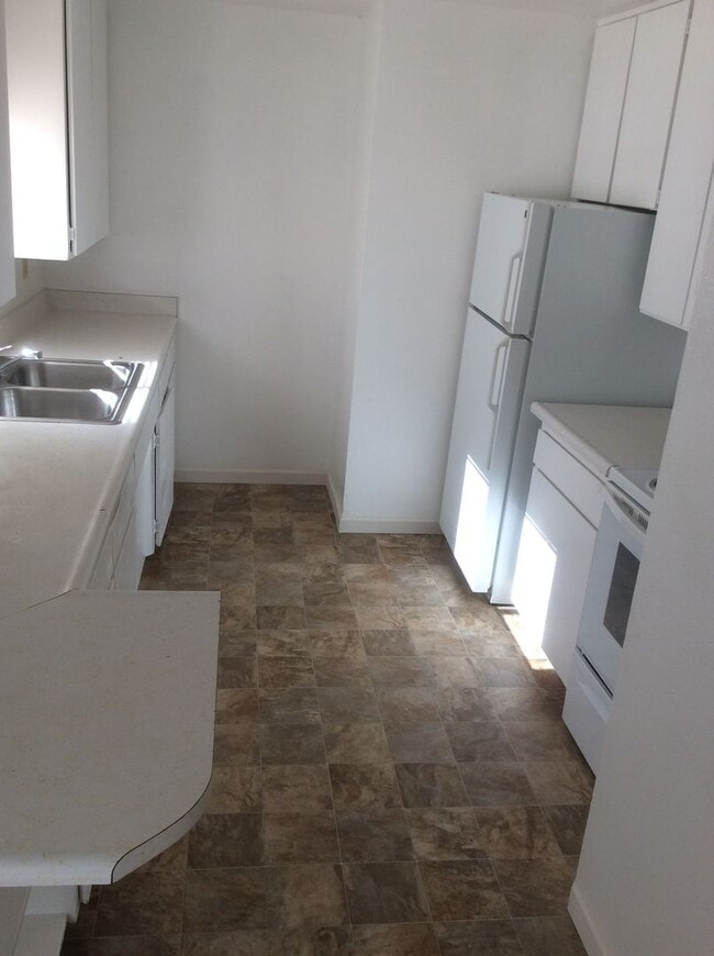 Building Photo - 1315 SW G St