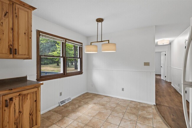 Building Photo - 13503 Meredith Dr N