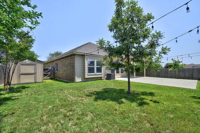 Building Photo - 26207 Lost Creek Way