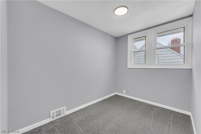 Building Photo - 3203 Ingleside Dr