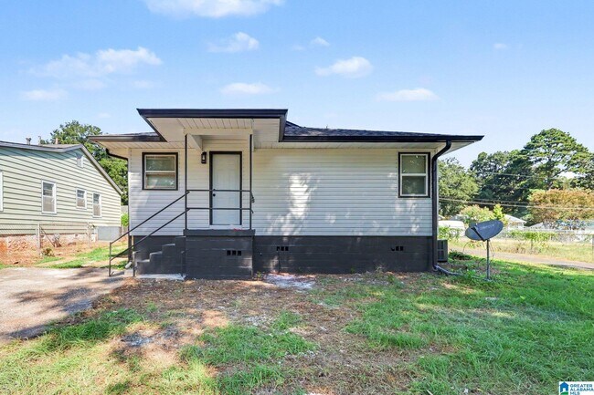 Building Photo - 2017 29th Ave