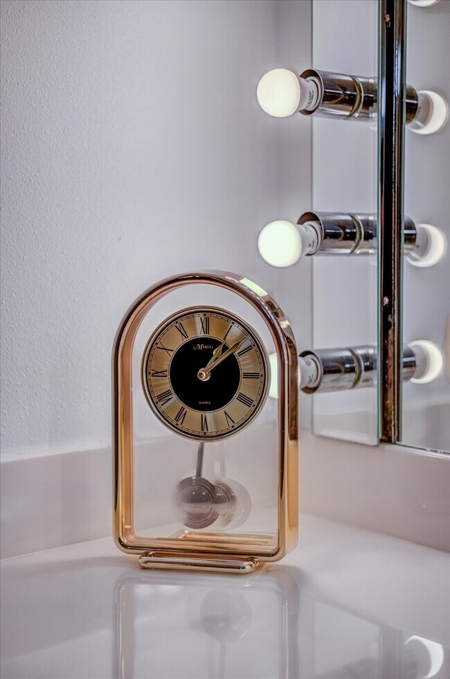 Building Photo - 22 Winged Foot Dr