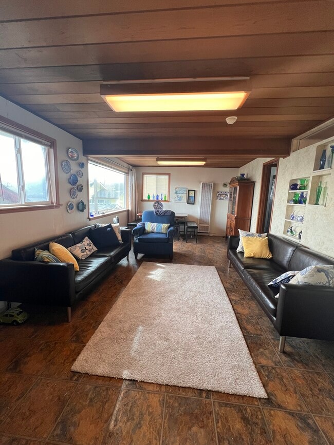 Building Photo - 41 Ocean View Ave