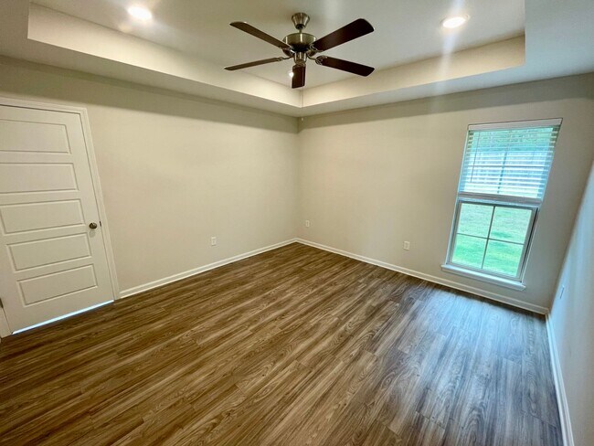 Building Photo - 4/2 for Rent in Brandon 042!!