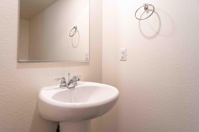 Building Photo - 3727 CELESTA VISTA Ave