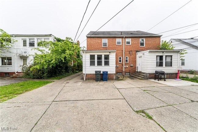 Building Photo - 3839 Mayfield Rd