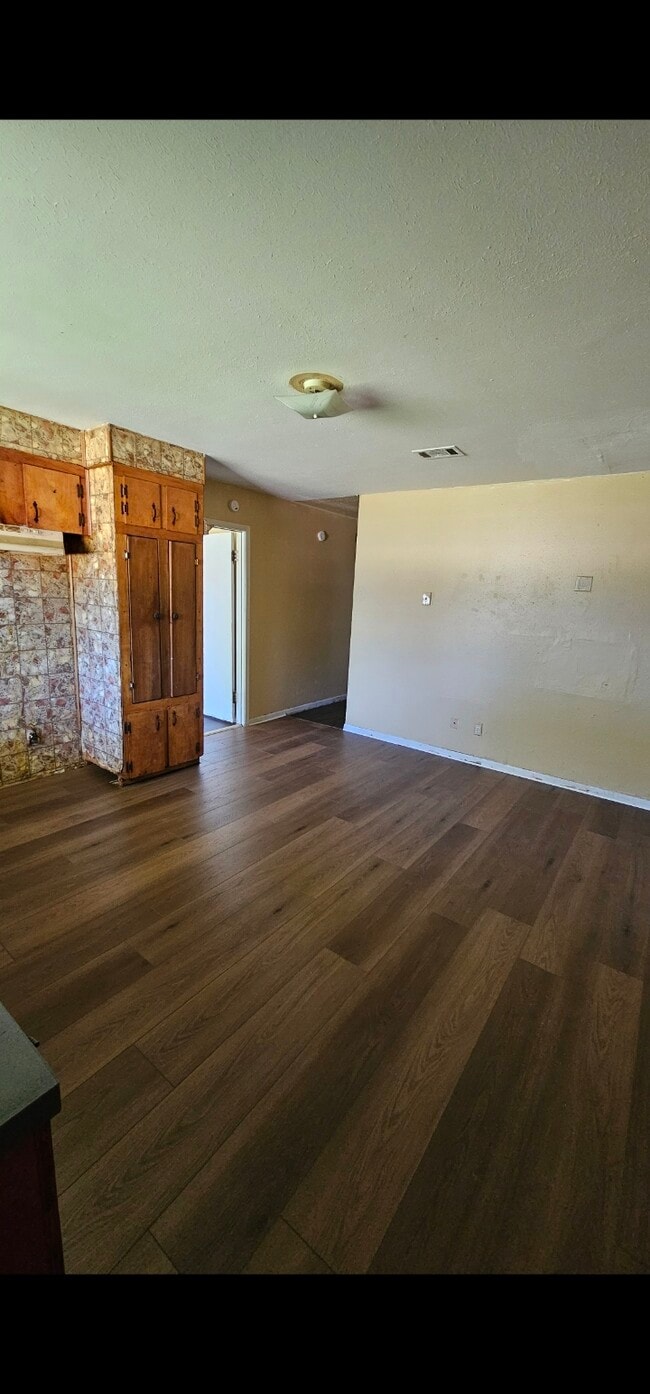 Building Photo - daniel