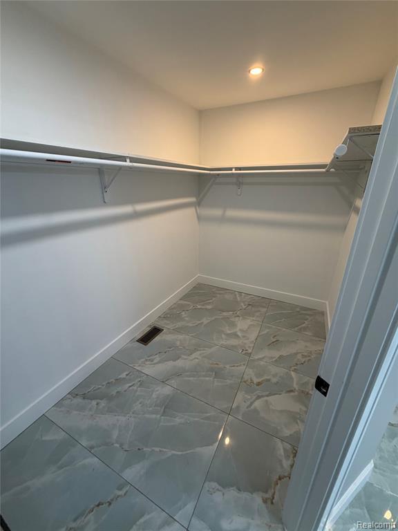 Building Photo - 5140 Woodrun Ct