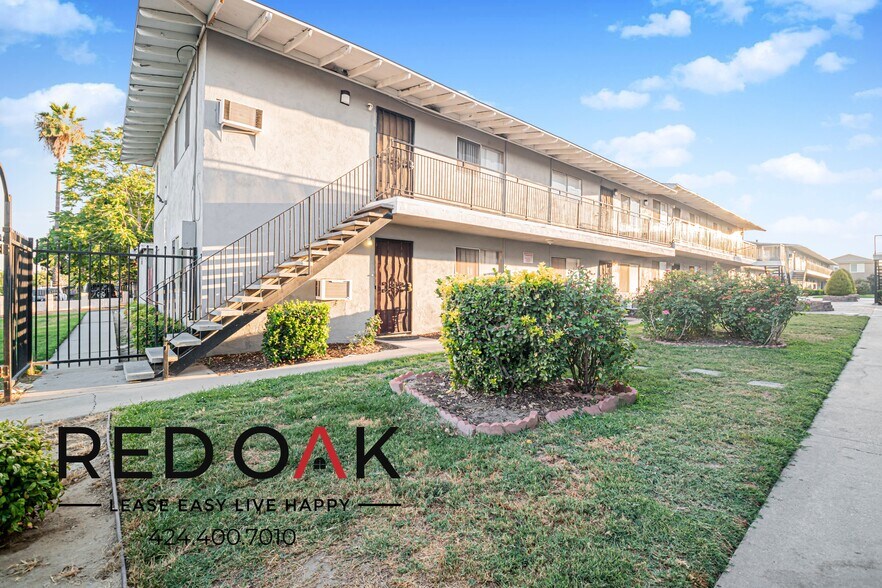 Building Photo - 690 S Riverside Ave