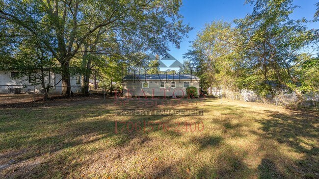 Building Photo - 330 Mays Ave