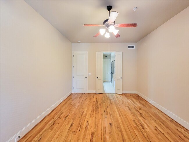 Building Photo - 58 Briar Hollow Ln