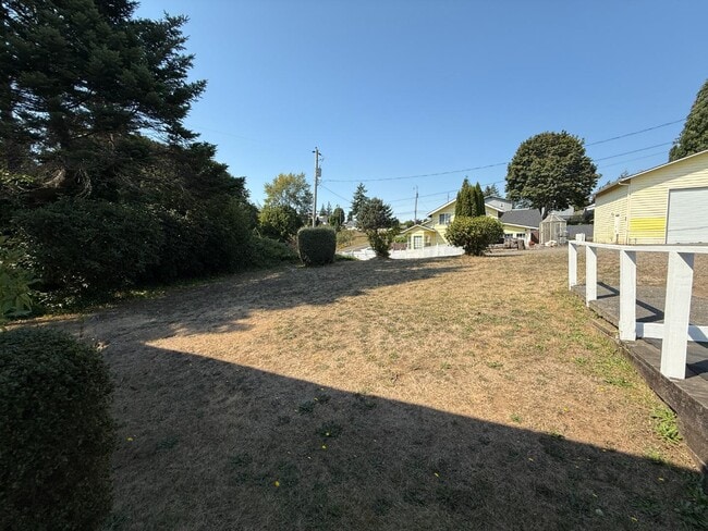 Building Photo - 490 5th Ave
