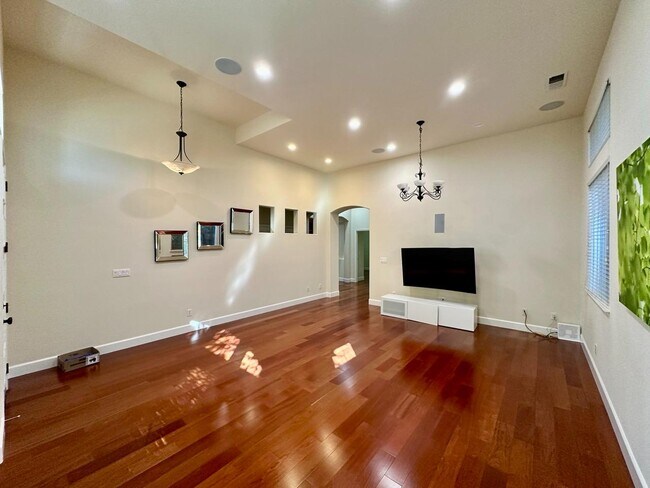 Building Photo - 3980 Avignon Ln