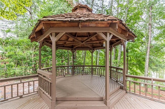 Building Photo - 2911 Bentwood Dr