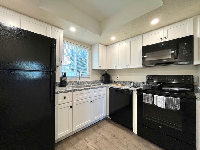 Interior Photo - Raven at Bay Pines
