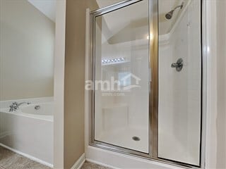 Building Photo - 2412 Thoreau St