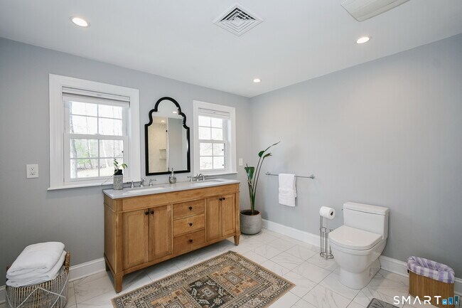 Building Photo - 50 1/2 Mountain Spring Rd