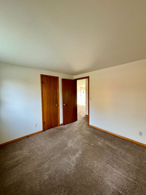 Building Photo - 50 School St