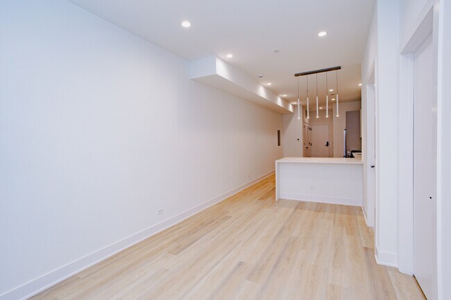Building Photo - 3821 N Ashland Ave