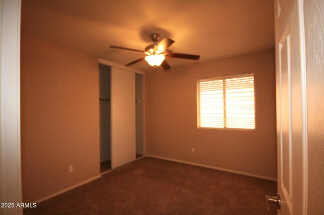 Building Photo - 10533 W Louise Dr